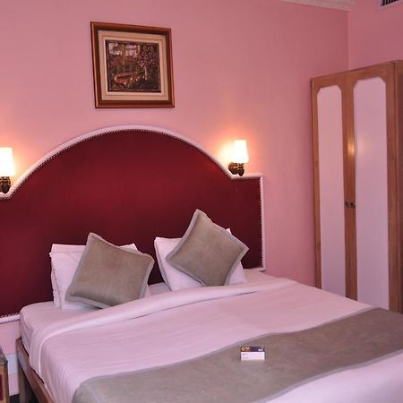 Oyo Premium Railway Station Patna Hotell Patna  Exteriör bild