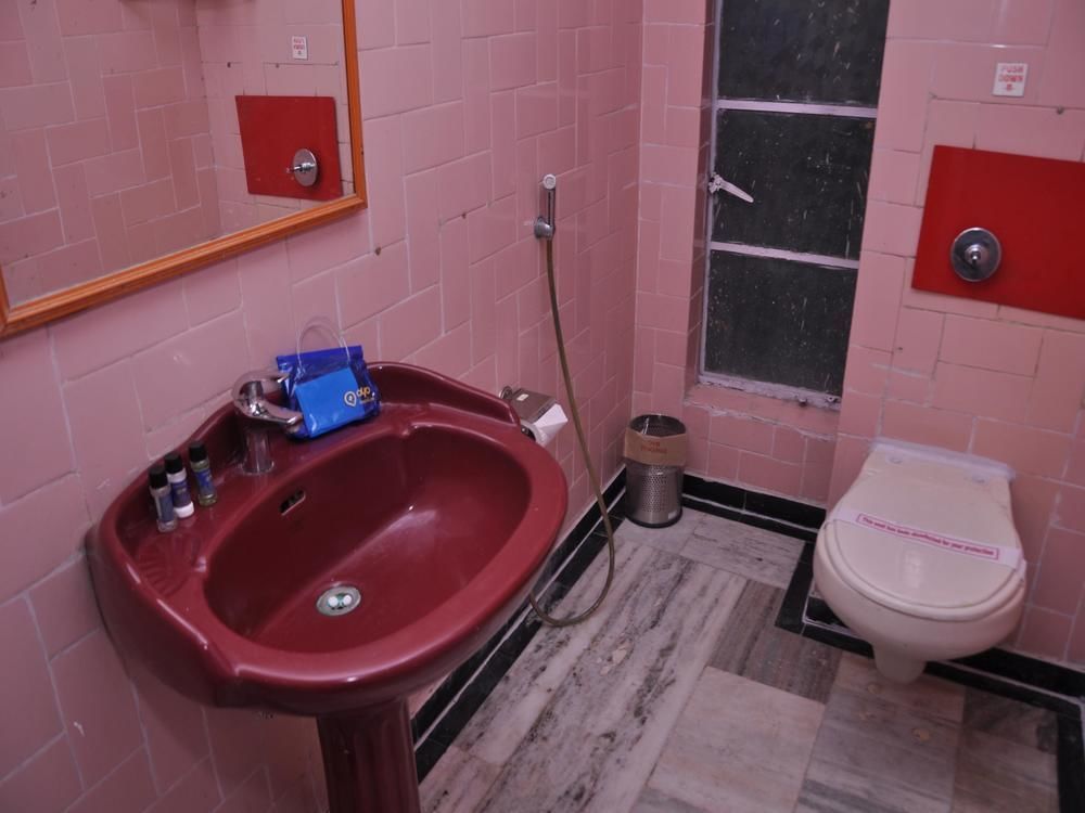 Oyo Premium Railway Station Patna Hotell Patna  Exteriör bild