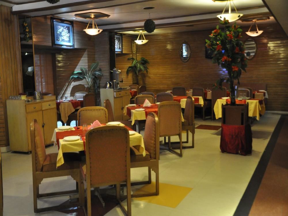 Oyo Premium Railway Station Patna Hotell Patna  Exteriör bild