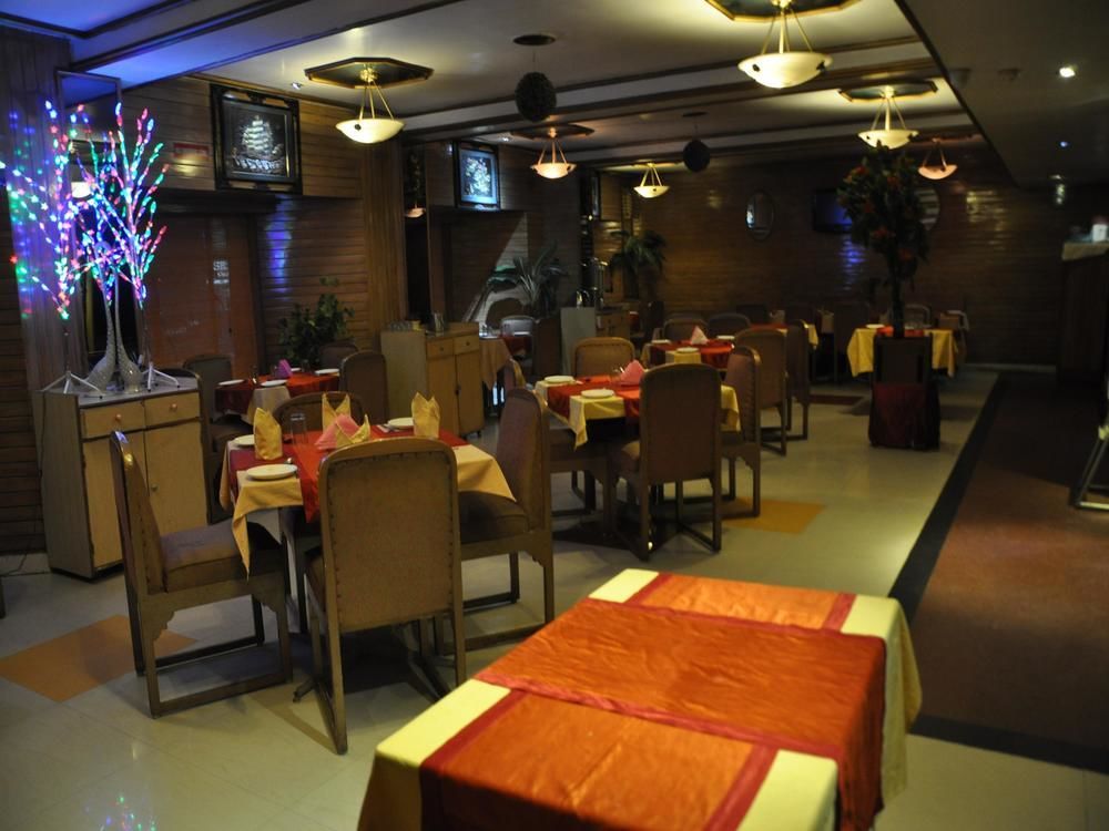 Oyo Premium Railway Station Patna Hotell Patna  Exteriör bild