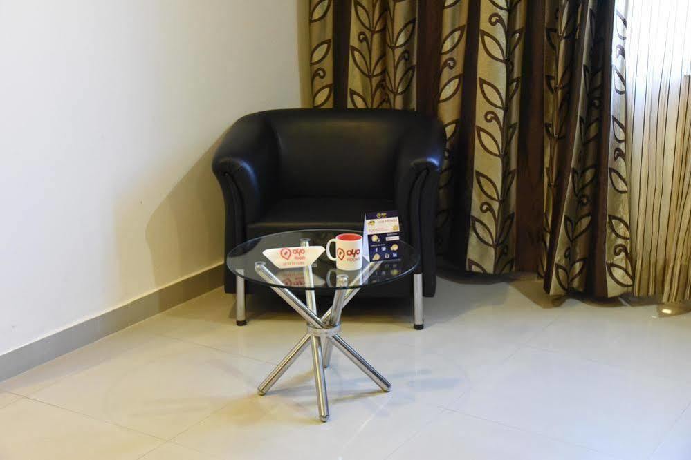 Oyo Premium Railway Station Patna Hotell Patna  Exteriör bild
