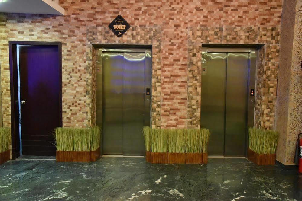 Oyo Premium Railway Station Patna Hotell Patna  Exteriör bild